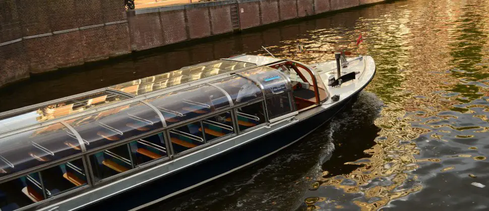 Foto: Cruceros en los canales de Ámsterdam