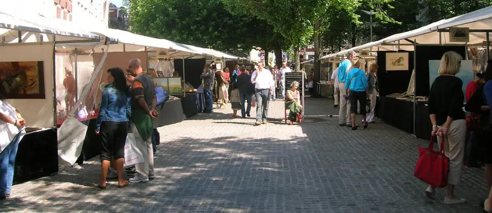 Foto: Mercado de arte en la Plaza Spui