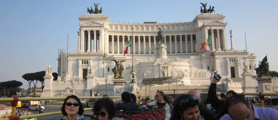 Foto: Autobuses turísticos en Roma