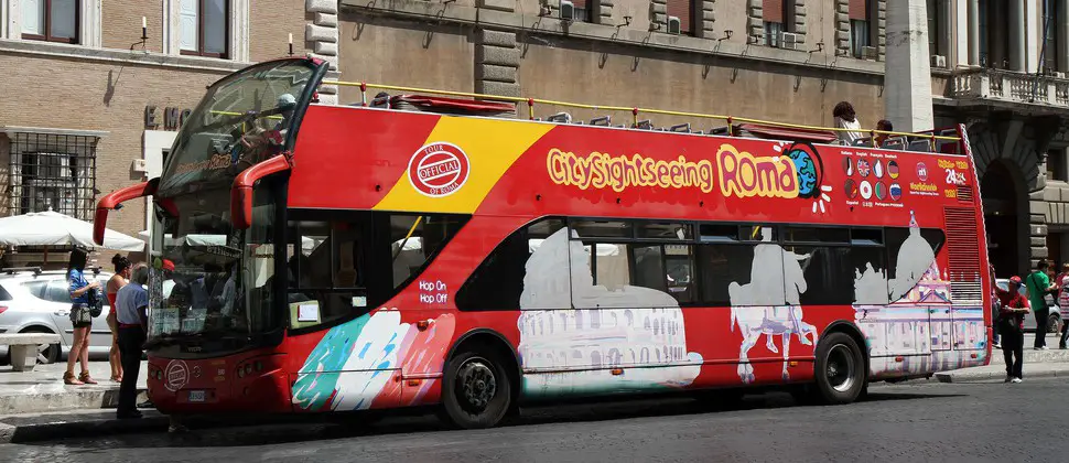 Foto: Autobuses turísticos en Roma